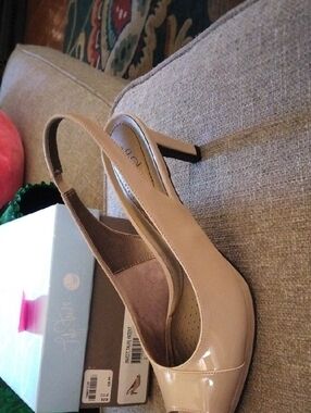 Life Stride Nude Patent Slingback Heels